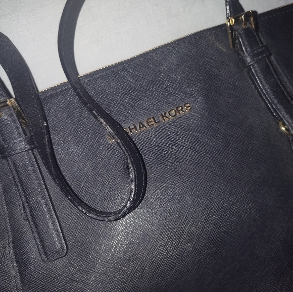 Black leather Michael Kors Pocketbook - Picture 2 of 6